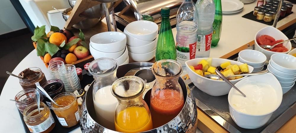Hotel Elysees Bassano Paris Luaran gambar