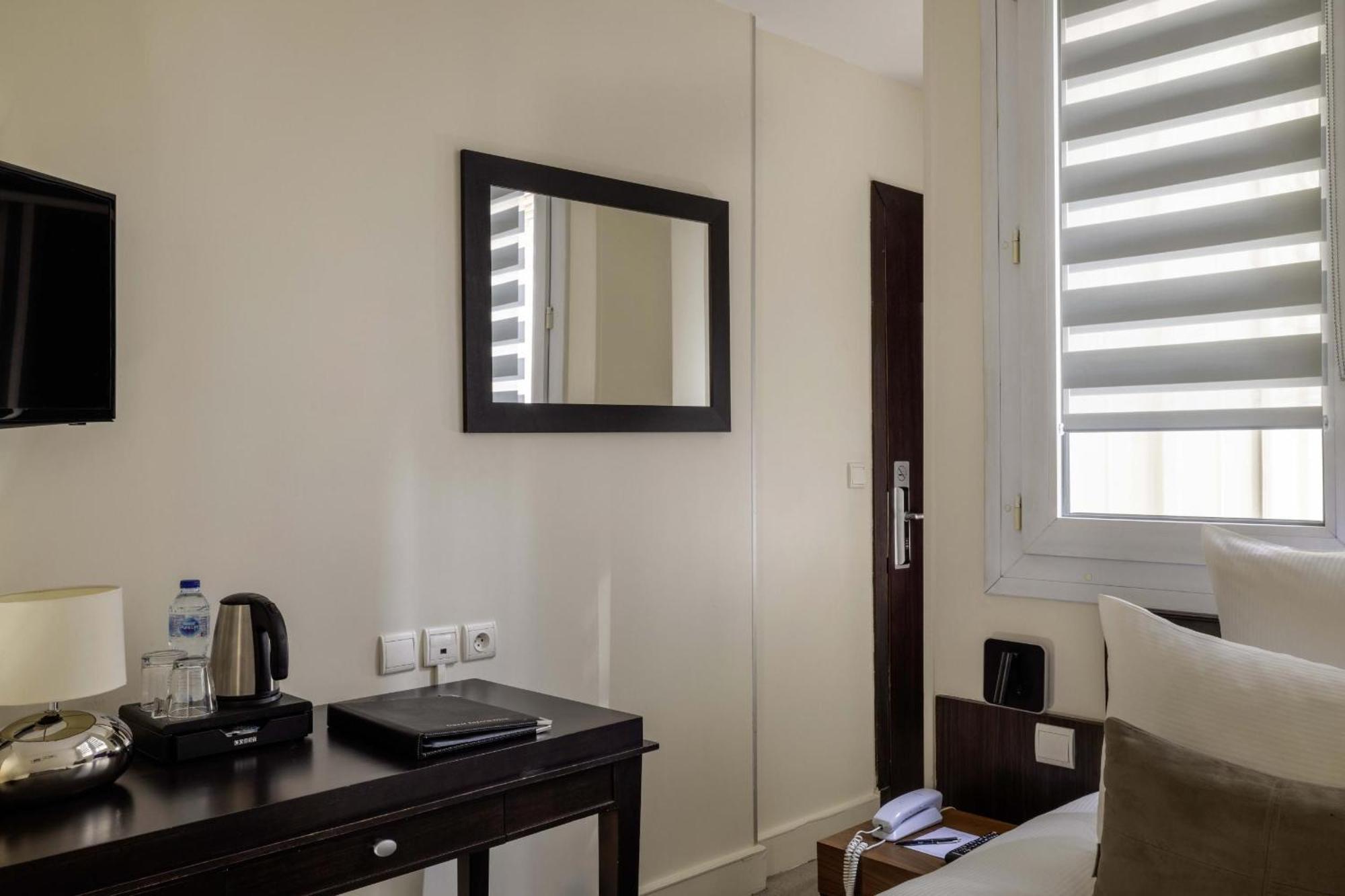 Hotel Elysees Bassano Paris Luaran gambar